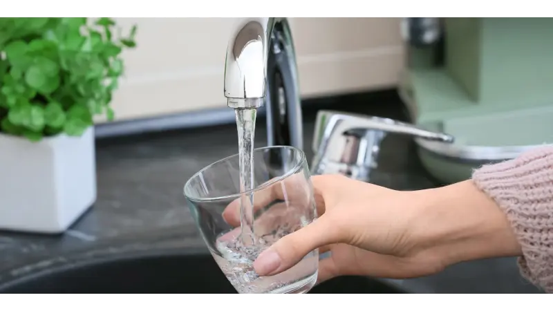 Residents of Oral still wash cars with drinking water. How can the city solve the technical water problem?